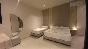 Triple Room with Balcony room in Hotel Aglon
