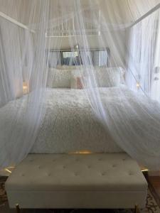 Peaceful Upstairs Oasis