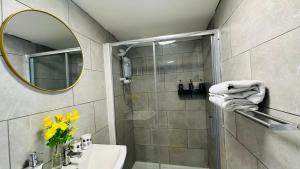 Cosy and Comfy Deluxe Entire Apartment