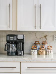 Luxury Resort Pool, Spa, Swim Up Bar and Bay Views