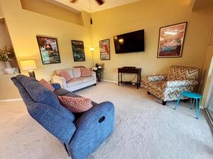Spacious Golf Club Condo, Membership Available!