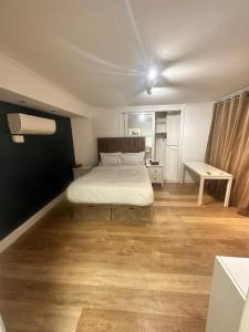 stunning property in Hyde Park