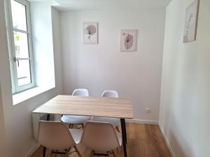 Appartements Notre Dame 5 - Vue privilegiee sur la Loire - Hypercentre - 2 chambres : photos des chambres