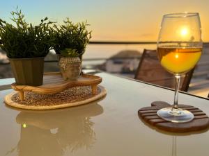 Vista Amadores by SunHousesCanarias