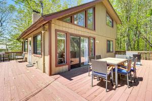 Poconos Family Home with Lake Access and Game Room