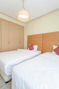 Bel appartement vue sur piscine, fibre optique, parking gratuit