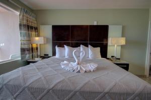 Beach House Inn with POOL & Hot Tub