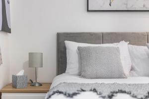 Bespoke Studio 23 Min - C London Private Bathrroom Shared Kitchen 3