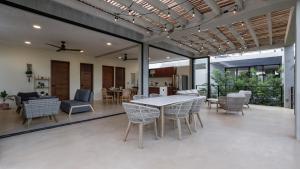 Luxury Penthouse Private Rooftop Terrace with Pool