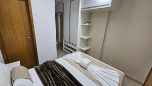 Flat 202 lindíssimo ao lado Shopping Flamboyant