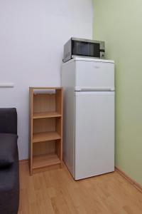 Apartments by the sea Barbat, Rab - 14247