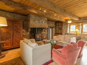 Maisons de vacances Charmante maison de paludier a Guerande, proche mer, jardin, tyrolienne, WIFI, Canal+, equipements bebe - FR-1-306-1102 : photos des chambres