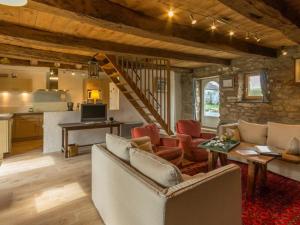 Maisons de vacances Charmante maison de paludier a Guerande, proche mer, jardin, tyrolienne, WIFI, Canal+, equipements bebe - FR-1-306-1102 : photos des chambres