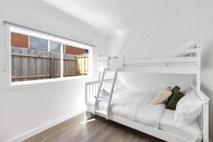 Rosebud Beachfront Haven Coastal Bliss One