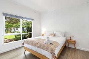 Rosebud Beachfront Haven Coastal Bliss One