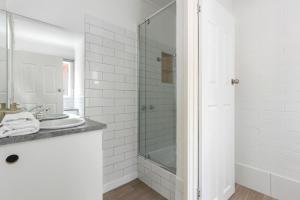 Rosebud Beachfront Haven Coastal Bliss One