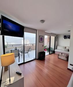 En Vitacura, con azotea, 1D 1B