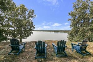 Lakefront - Home Theater, Pool Table