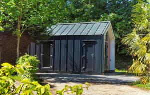Beautiful Home In Heinkenszand