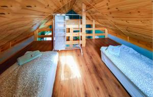 2 Bedroom Cozy Home In Kolsko