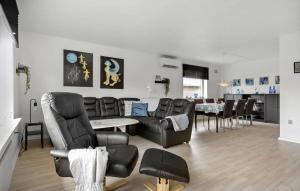 Cozy Home In Bredebro With Wifi