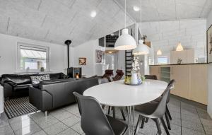 3 Bedroom Nice Home In Hemmet