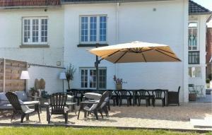 5 Bedroom Beautiful Home In Westende