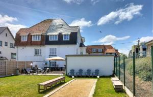 5 Bedroom Beautiful Home In Westende