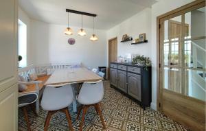 5 Bedroom Beautiful Home In Westende