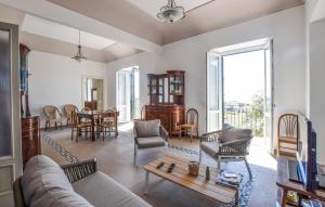 5 Bedroom Nice Home In Bovalino