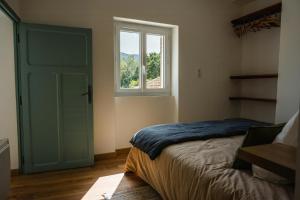 Maisons de vacances Provencal Farmhouse In Luberon Vineyards : photos des chambres