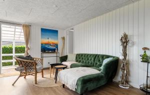 2 Bedroom Cozy Home In Juelsminde