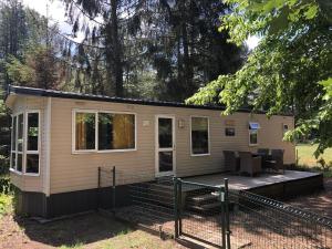 Nice chalet with deck, in the Antwerp Kempen