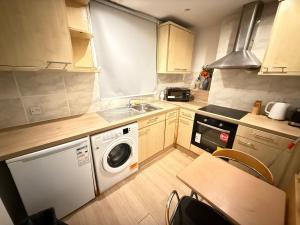 Family Apartment On Edgware Road