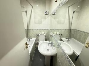 Family Apartment On Edgware Road