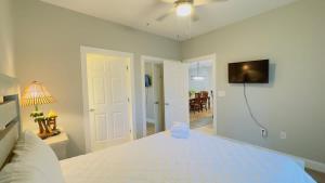 Magnificent 2BR condo ground floor Pool
