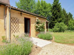 Maisons de vacances Cottage in Vezac with Pool & River Nearby : photos des chambres
