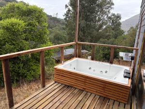 cabaña con tinaja en viña narbona wines