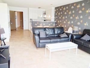 Apartment in Nieuwpoort with sea view