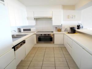 Apartment in Nieuwpoort with Stunning Sea Views