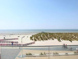 Apartment in Nieuwpoort by the Beach