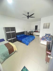 SHAH HOMESTAY PULAU INDAH - Studio Family Xtra