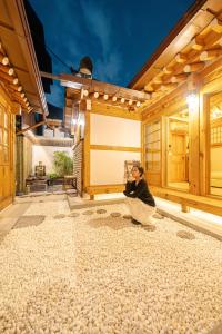 경복궁역 5분 한옥독채 "The Onda" 마당정원 야간사진명소, 6인 장기숙소