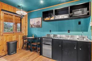 Timber Lodge #29
