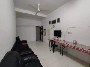 Diyana Homestay 3 Small Family Gether