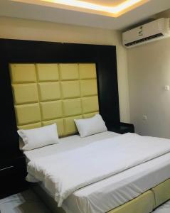 شقق الغروب للشقق المخدومه