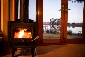 Askara Lake House