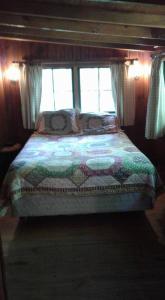 Five Points Lake Hamilton Cabin 4