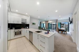 Luxurious & Spacious Living with Breathtaking Views - 4hvězdičkové hotely ve městě Auckland