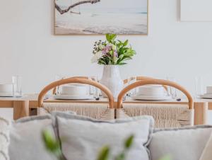 Lower Lvl Boyd- Sunny Coastal Home - Pet Friendly